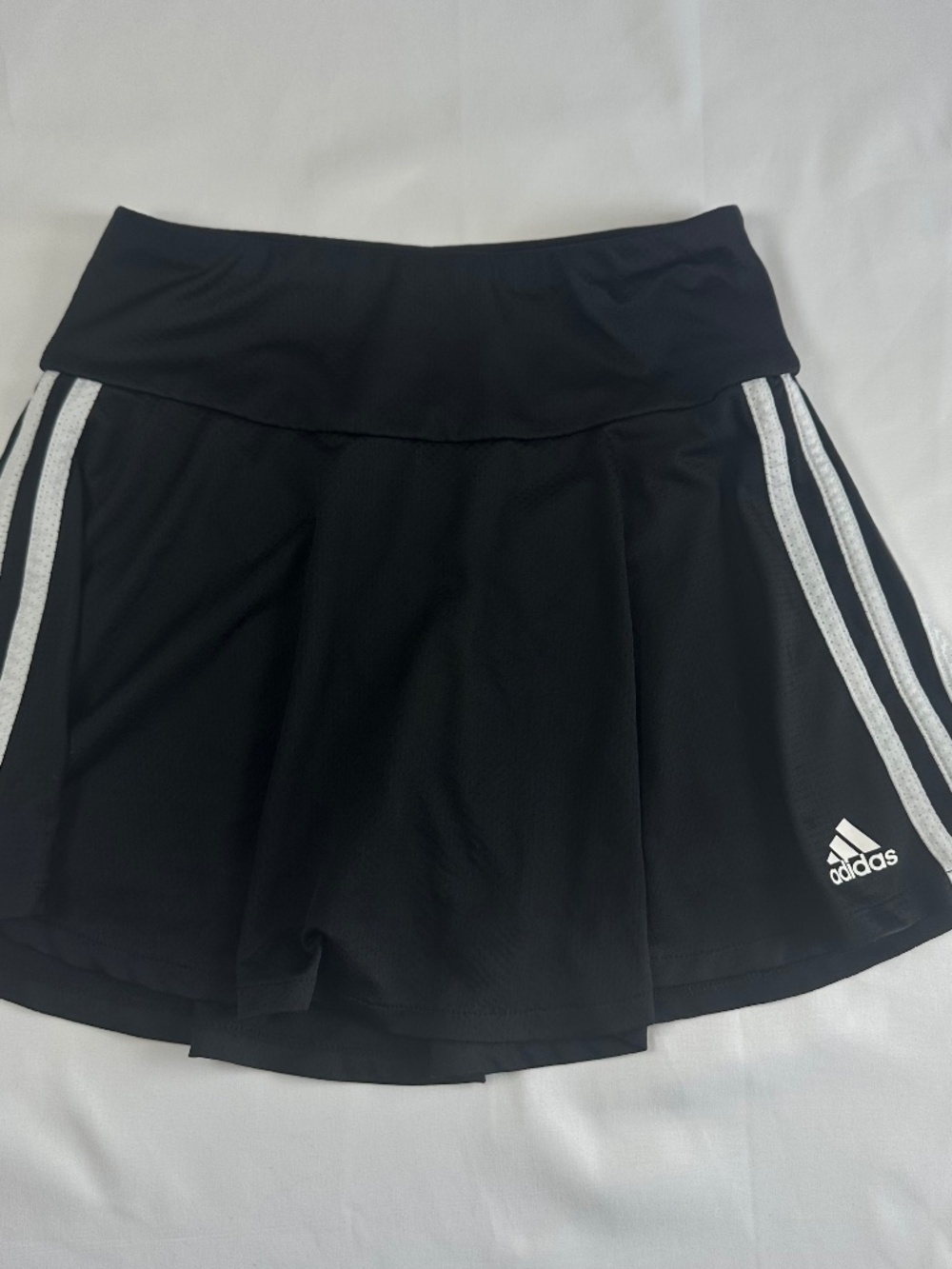 Adidas Girls Flounce Skort Size 10/12 Medium Black White Stripes Built in Shorts